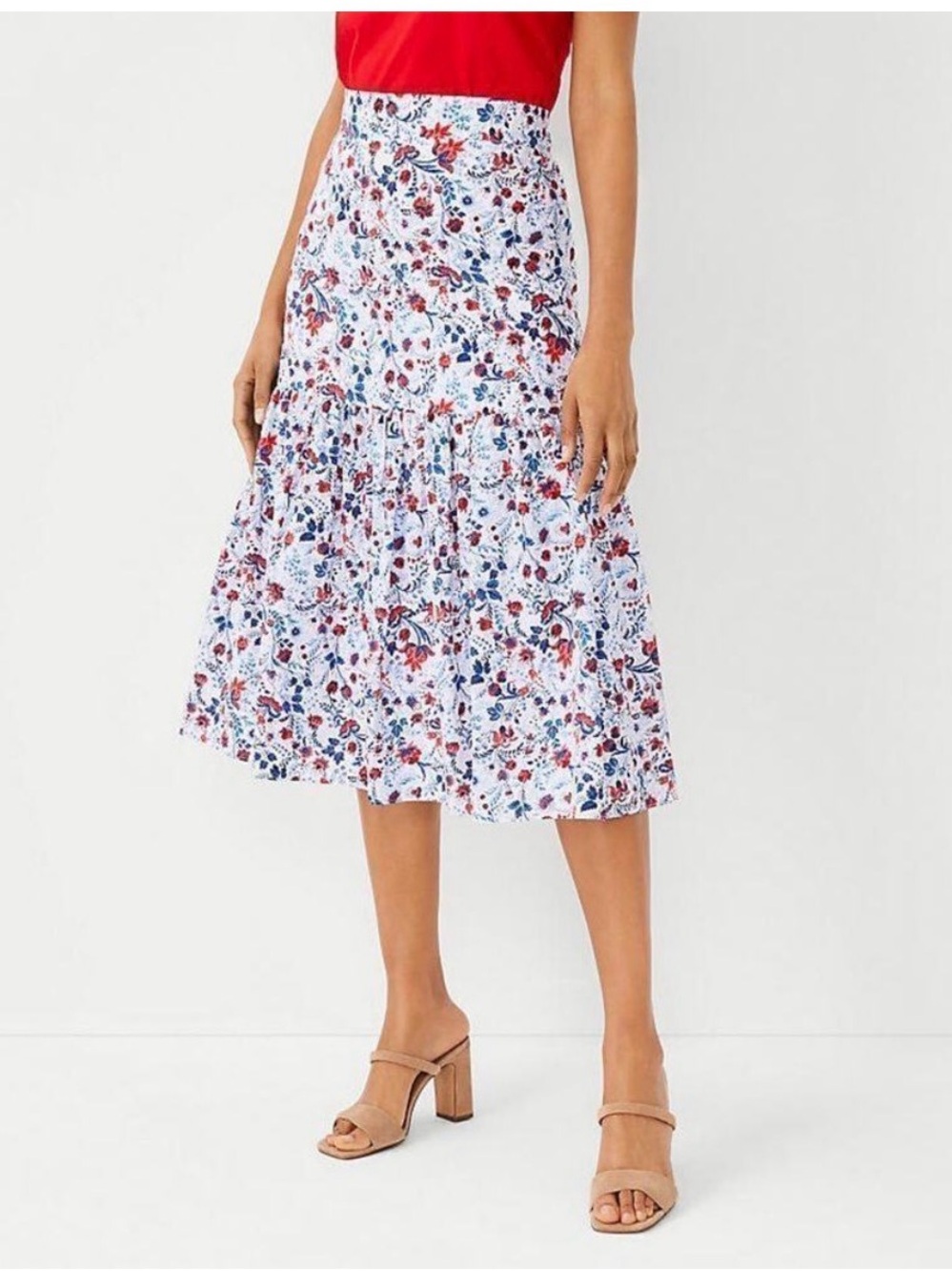 ✨NWT Ann Taylor Red White and Blue floral flounce skirt